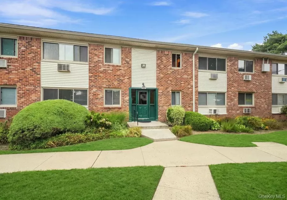2397 Union Boulevard, Islip, NY, 1 Bedroom Bedrooms, 5 Rooms Rooms,1 BathroomBathrooms,Residential,For Rent,Union,0,1040041 2397 Union Boulevard, Islip, NY, 1 Bedroom Bedrooms, 5 Rooms Rooms,1 BathroomBathrooms,Residential,For Rent,Union,0,1040041
