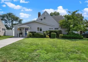 27 Wheelbarrow Lane, Hempstead, NY, 4 Bedrooms Bedrooms, 6 Rooms Rooms,2 BathroomsBathrooms,Residential,For Rent,Wheelbarrow,0,1040123 27 Wheelbarrow Lane, Hempstead, NY, 4 Bedrooms Bedrooms, 6 Rooms Rooms,2 BathroomsBathrooms,Residential,For Rent,Wheelbarrow,0,1040123