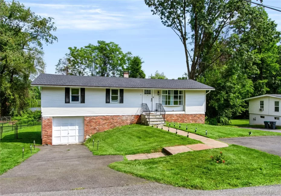 20 Seneca Lane, Marlboro, NY, 3 Bedrooms Bedrooms, 7 Rooms Rooms,1 BathroomBathrooms,Residential,For Rent,Seneca,0,1039514 20 Seneca Lane, Marlboro, NY, 3 Bedrooms Bedrooms, 7 Rooms Rooms,1 BathroomBathrooms,Residential,For Rent,Seneca,0,1039514