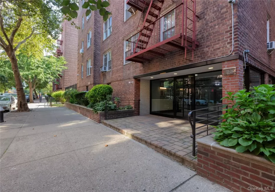 33-24 91 Street, New York, NY, 3 Bedrooms Bedrooms, 7 Rooms Rooms,1 BathroomBathrooms,Residential,For Rent,91,0,1038053 33-24 91 Street, New York, NY, 3 Bedrooms Bedrooms, 7 Rooms Rooms,1 BathroomBathrooms,Residential,For Rent,91,0,1038053