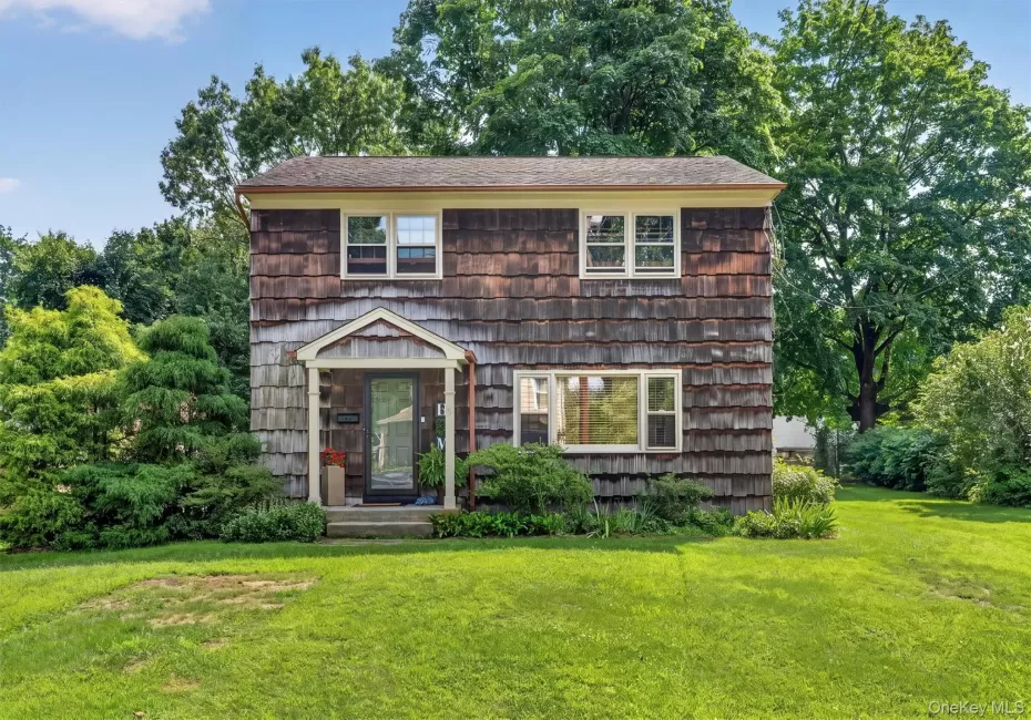 10 Washington Ave, Sloatsburg, NY. 10974. Some grass virtually enhanced 10 Washington Ave, Sloatsburg, NY. 10974. Some grass virtually enhanced