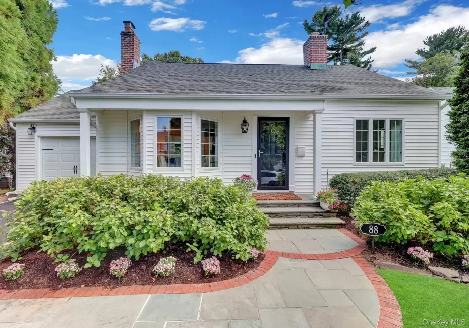 88 Fairmount Street, Huntington, NY, 4 Bedrooms Bedrooms, 8 Rooms Rooms,2 BathroomsBathrooms,Residential,For Rent,Fairmount,0,1040006 88 Fairmount Street, Huntington, NY, 4 Bedrooms Bedrooms, 8 Rooms Rooms,2 BathroomsBathrooms,Residential,For Rent,Fairmount,0,1040006