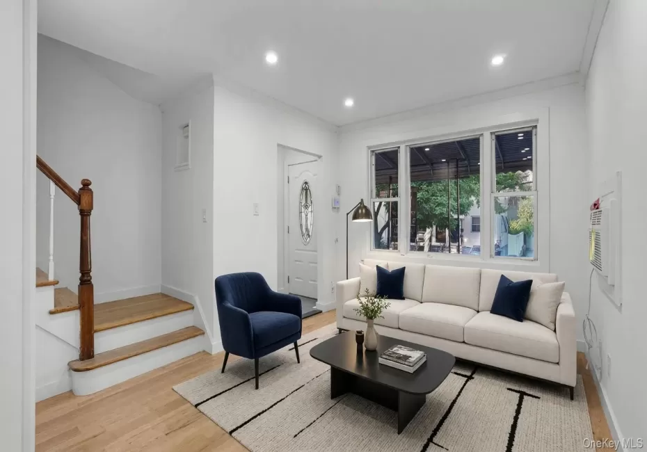 4135 Murdock Avenue, New York, NY, 3 Bedrooms Bedrooms, 6 Rooms Rooms,2 BathroomsBathrooms,Residential,For Rent,Murdock,0,1040745 4135 Murdock Avenue, New York, NY, 3 Bedrooms Bedrooms, 6 Rooms Rooms,2 BathroomsBathrooms,Residential,For Rent,Murdock,0,1040745