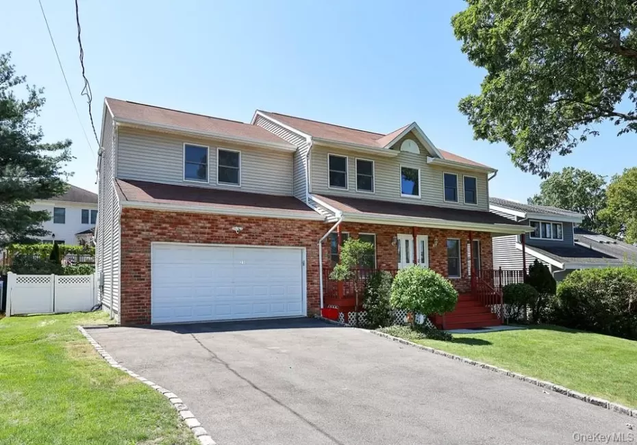 23 Garden Drive, North Hempstead, NY, 4 Bedrooms Bedrooms, 8 Rooms Rooms,2 BathroomsBathrooms,Residential,For Rent,Garden,0,1040632 23 Garden Drive, North Hempstead, NY, 4 Bedrooms Bedrooms, 8 Rooms Rooms,2 BathroomsBathrooms,Residential,For Rent,Garden,0,1040632