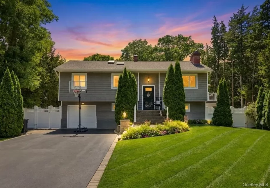 12 Linden Lane, Brookhaven, NY, 4 Bedrooms Bedrooms, 9 Rooms Rooms,2 BathroomsBathrooms,Residential,For Rent,Linden,0,1040364 12 Linden Lane, Brookhaven, NY, 4 Bedrooms Bedrooms, 9 Rooms Rooms,2 BathroomsBathrooms,Residential,For Rent,Linden,0,1040364