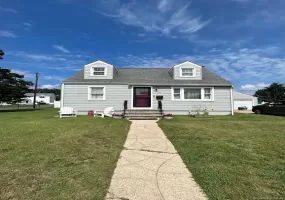 76 Idaho Street, Babylon, NY, 4 Bedrooms Bedrooms, 10 Rooms Rooms,2 BathroomsBathrooms,Residential,For Rent,Idaho,0,1040280 76 Idaho Street, Babylon, NY, 4 Bedrooms Bedrooms, 10 Rooms Rooms,2 BathroomsBathrooms,Residential,For Rent,Idaho,0,1040280