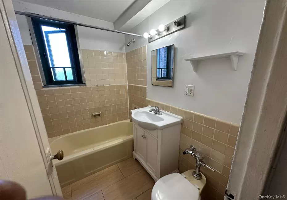 1579 Metropolitan Avenue, New York, NY, 2 Bedrooms Bedrooms, 5 Rooms Rooms,1 BathroomBathrooms,Residential,For Rent,Metropolitan,0,1041237 1579 Metropolitan Avenue, New York, NY, 2 Bedrooms Bedrooms, 5 Rooms Rooms,1 BathroomBathrooms,Residential,For Rent,Metropolitan,0,1041237