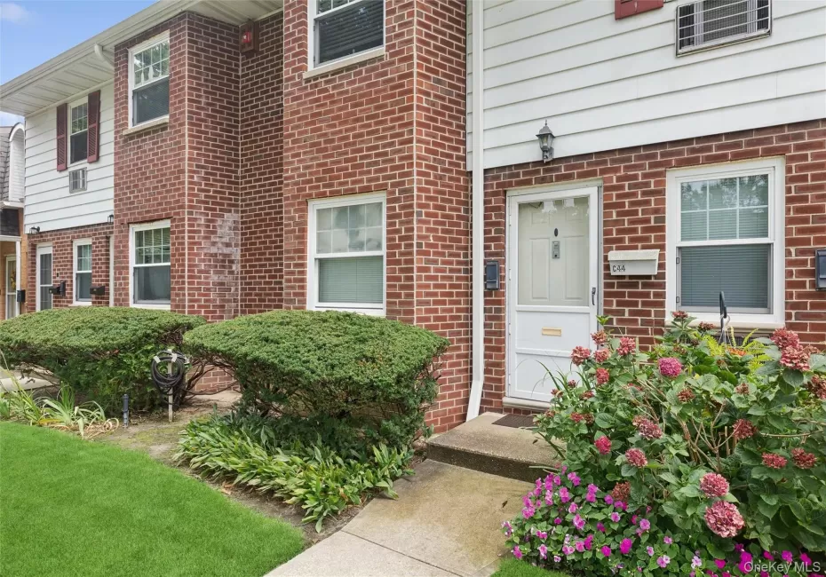 10 Glen Hollow Drive, Brookhaven, NY, 1 Bedroom Bedrooms, 4 Rooms Rooms,1 BathroomBathrooms,Residential,For Rent,Glen Hollow,0,1040029 10 Glen Hollow Drive, Brookhaven, NY, 1 Bedroom Bedrooms, 4 Rooms Rooms,1 BathroomBathrooms,Residential,For Rent,Glen Hollow,0,1040029