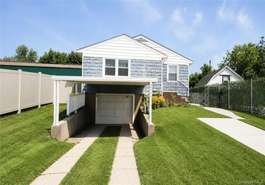 3895 Amboy Road, New York, NY, 2 Bedrooms Bedrooms, 5 Rooms Rooms,1 BathroomBathrooms,Residential,For Rent,Amboy,0,1041255 3895 Amboy Road, New York, NY, 2 Bedrooms Bedrooms, 5 Rooms Rooms,1 BathroomBathrooms,Residential,For Rent,Amboy,0,1041255