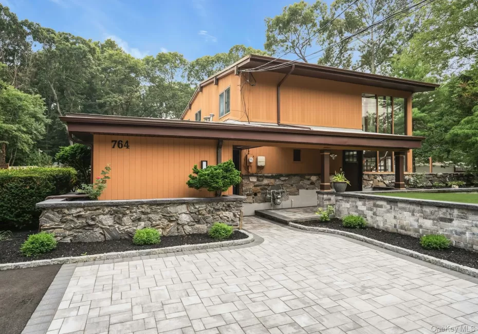 Welcome to 764 Vanderbilt Pkwy in Dix Hills, Welcome to 764 Vanderbilt Pkwy in Dix Hills,