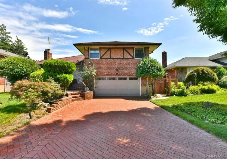 12 Leonard Road, Oyster Bay, NY, 3 Bedrooms Bedrooms, 6 Rooms Rooms,2 BathroomsBathrooms,Residential,For Rent,Leonard,0,1041125 12 Leonard Road, Oyster Bay, NY, 3 Bedrooms Bedrooms, 6 Rooms Rooms,2 BathroomsBathrooms,Residential,For Rent,Leonard,0,1041125