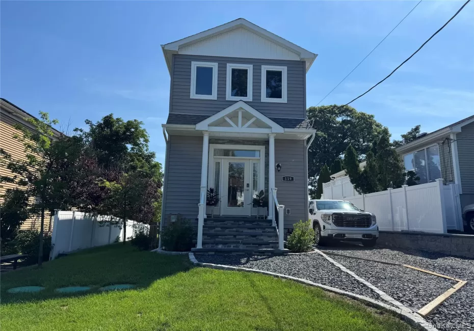 119 Whittier Drive, Smithtown, NY, 3 Bedrooms Bedrooms, 5 Rooms Rooms,2 BathroomsBathrooms,Residential Lease,For Rent,Whittier,0,1041024 119 Whittier Drive, Smithtown, NY, 3 Bedrooms Bedrooms, 5 Rooms Rooms,2 BathroomsBathrooms,Residential Lease,For Rent,Whittier,0,1041024