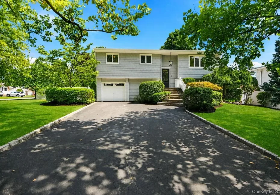 6 Oatley Place, Smithtown, NY, 4 Bedrooms Bedrooms, 8 Rooms Rooms,1 BathroomBathrooms,Residential,For Rent,Oatley,0,1037016 6 Oatley Place, Smithtown, NY, 4 Bedrooms Bedrooms, 8 Rooms Rooms,1 BathroomBathrooms,Residential,For Rent,Oatley,0,1037016
