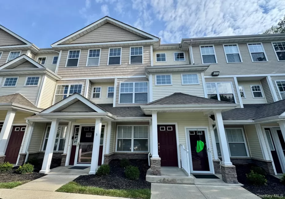 19 Putters Way, Wallkill, NY, 2 Bedrooms Bedrooms, 5 Rooms Rooms,2 BathroomsBathrooms,Residential Lease,For Rent,Putters,0,1040942 19 Putters Way, Wallkill, NY, 2 Bedrooms Bedrooms, 5 Rooms Rooms,2 BathroomsBathrooms,Residential Lease,For Rent,Putters,0,1040942