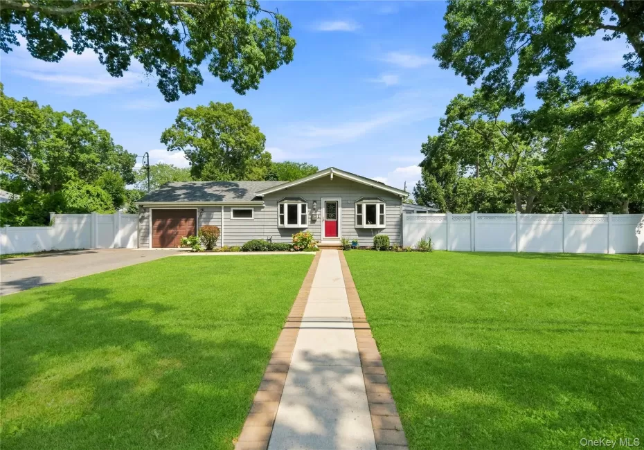 91 Spruce Avenue, Islip, NY, 4 Bedrooms Bedrooms, 8 Rooms Rooms,2 BathroomsBathrooms,Residential,For Rent,Spruce,0,1040513 91 Spruce Avenue, Islip, NY, 4 Bedrooms Bedrooms, 8 Rooms Rooms,2 BathroomsBathrooms,Residential,For Rent,Spruce,0,1040513