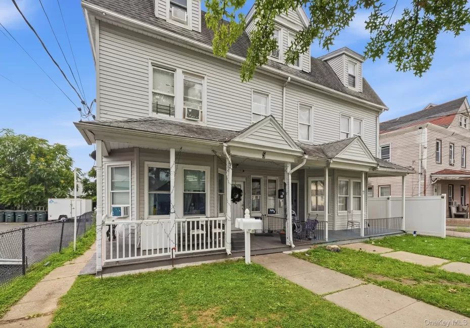 Welcome to 5 Bush Avenue Welcome to 5 Bush Avenue