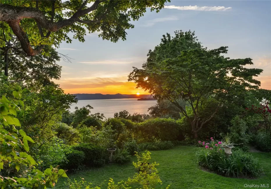 28 Hamilton Avenue, Ossining, NY, 6 Bedrooms Bedrooms, 12 Rooms Rooms,3 BathroomsBathrooms,Residential Lease,For Rent,Hamilton,0,1039006 28 Hamilton Avenue, Ossining, NY, 6 Bedrooms Bedrooms, 12 Rooms Rooms,3 BathroomsBathrooms,Residential Lease,For Rent,Hamilton,0,1039006