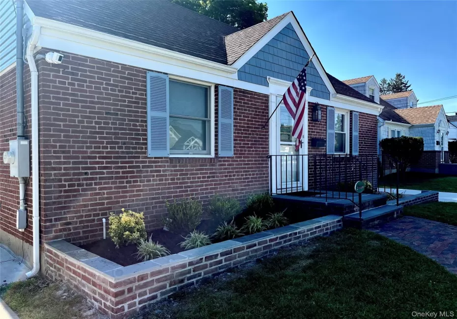 16 Cedar Drive, Oyster Bay, NY, 2 Bedrooms Bedrooms, 4 Rooms Rooms,1 BathroomBathrooms,Residential Lease,For Rent,Cedar,0,1041634 16 Cedar Drive, Oyster Bay, NY, 2 Bedrooms Bedrooms, 4 Rooms Rooms,1 BathroomBathrooms,Residential Lease,For Rent,Cedar,0,1041634