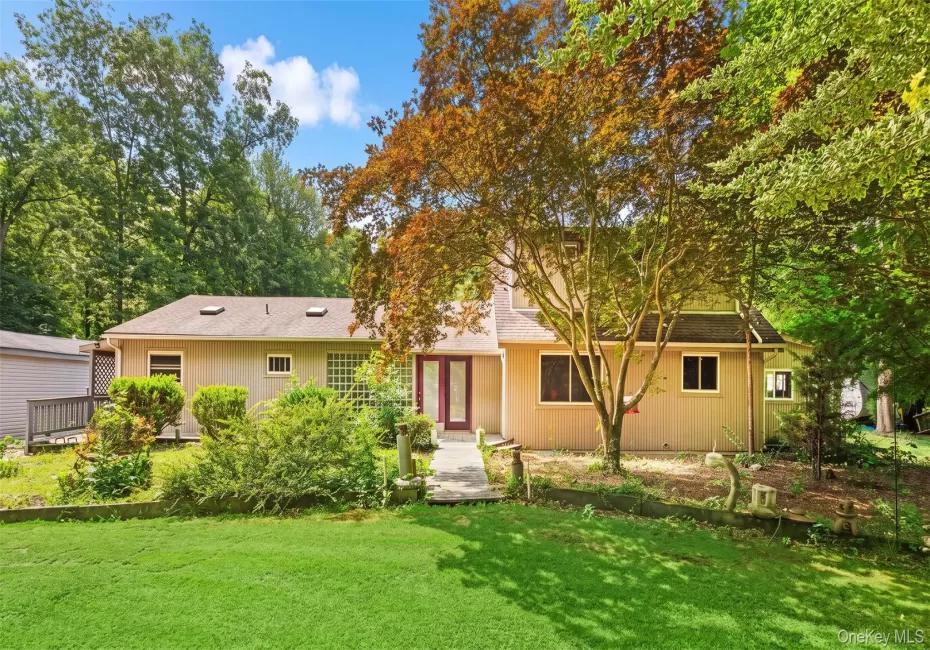 10 Eagle Drive, Brookhaven, NY, 4 Bedrooms Bedrooms, 13 Rooms Rooms,2 BathroomsBathrooms,Residential,For Rent,Eagle,0,1031432 10 Eagle Drive, Brookhaven, NY, 4 Bedrooms Bedrooms, 13 Rooms Rooms,2 BathroomsBathrooms,Residential,For Rent,Eagle,0,1031432
