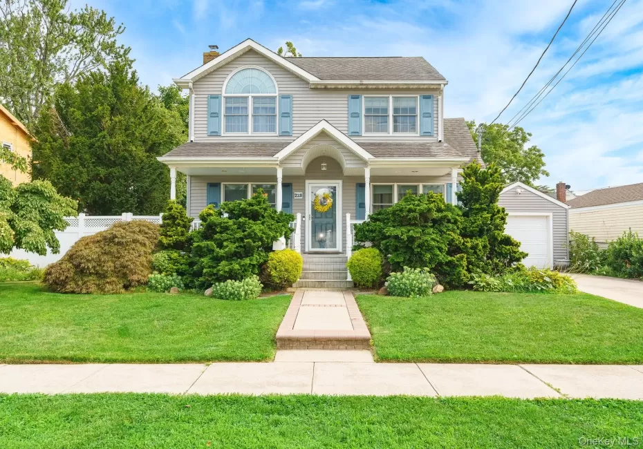 219 Leonard Street, Hempstead, NY, 3 Bedrooms Bedrooms, 6 Rooms Rooms,2 BathroomsBathrooms,Residential,For Rent,Leonard,0,1035751 219 Leonard Street, Hempstead, NY, 3 Bedrooms Bedrooms, 6 Rooms Rooms,2 BathroomsBathrooms,Residential,For Rent,Leonard,0,1035751