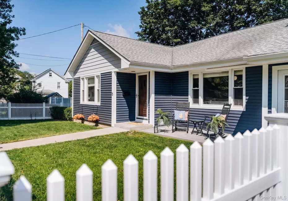 5 Clark Street, Poughkeepsie, NY, 3 Bedrooms Bedrooms, 6 Rooms Rooms,1 BathroomBathrooms,Residential,For Rent,Clark,0,1038029 5 Clark Street, Poughkeepsie, NY, 3 Bedrooms Bedrooms, 6 Rooms Rooms,1 BathroomBathrooms,Residential,For Rent,Clark,0,1038029