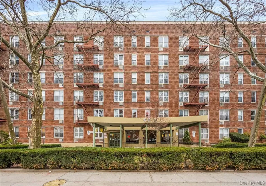 59-30 108th Street, New York, NY, 1 Bedroom Bedrooms, 5 Rooms Rooms,1 BathroomBathrooms,Residential,For Rent,108th,0,1041421 59-30 108th Street, New York, NY, 1 Bedroom Bedrooms, 5 Rooms Rooms,1 BathroomBathrooms,Residential,For Rent,108th,0,1041421