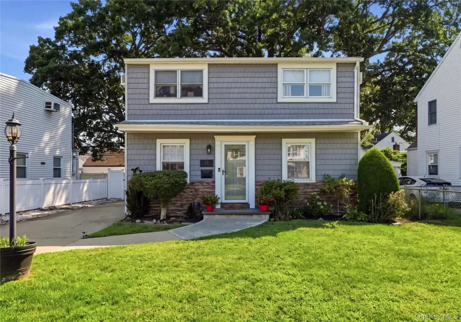 205 Stuart Road, Hempstead, NY, 4 Bedrooms Bedrooms, 7 Rooms Rooms,3 BathroomsBathrooms,Residential,For Rent,Stuart,0,1041342 205 Stuart Road, Hempstead, NY, 4 Bedrooms Bedrooms, 7 Rooms Rooms,3 BathroomsBathrooms,Residential,For Rent,Stuart,0,1041342