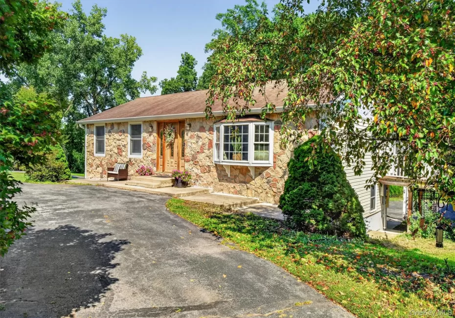 Welcome to this beautiful Ranch Home. Welcome to this beautiful Ranch Home.