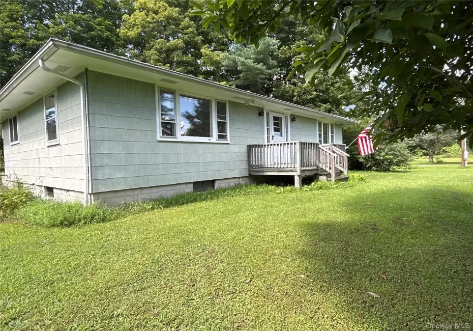 Immaculate 2 bedroom rental ready for occupancy. Immaculate 2 bedroom rental ready for occupancy.