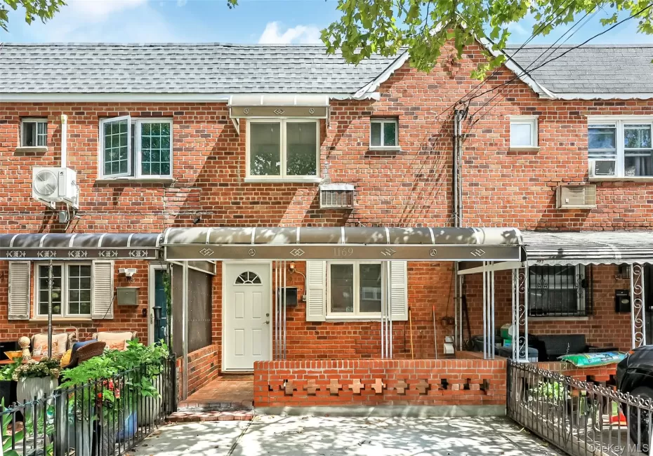 1169 81st Street, New York, NY, 3 Bedrooms Bedrooms, 6 Rooms Rooms,1 BathroomBathrooms,Residential,For Rent,81st,0,1041079 1169 81st Street, New York, NY, 3 Bedrooms Bedrooms, 6 Rooms Rooms,1 BathroomBathrooms,Residential,For Rent,81st,0,1041079