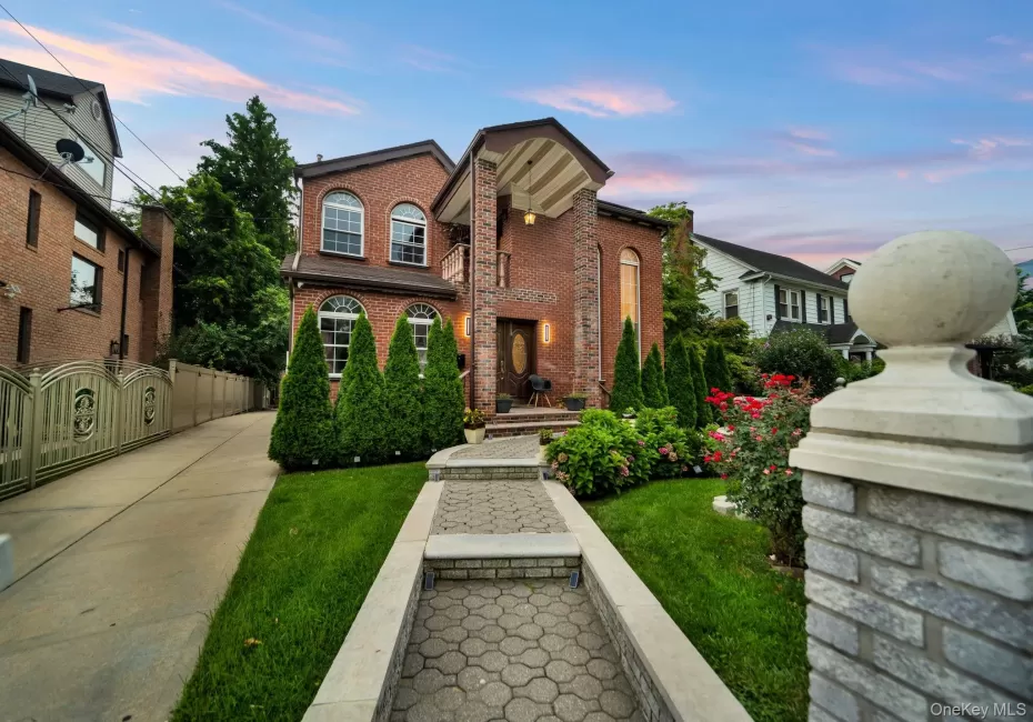 19014 Haywood Road, New York, NY, 6 Bedrooms Bedrooms, 12 Rooms Rooms,4 BathroomsBathrooms,Residential,For Rent,Haywood,0,1041537 19014 Haywood Road, New York, NY, 6 Bedrooms Bedrooms, 12 Rooms Rooms,4 BathroomsBathrooms,Residential,For Rent,Haywood,0,1041537