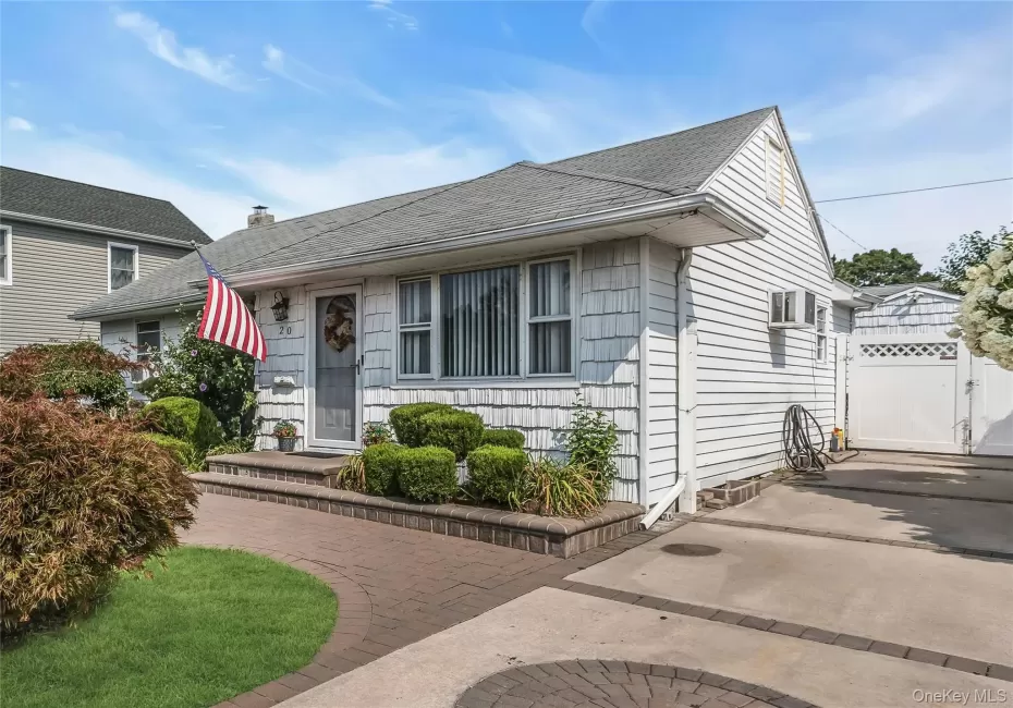 20 Jamaica Avenue, Oyster Bay, NY, 3 Bedrooms Bedrooms, 6 Rooms Rooms,2 BathroomsBathrooms,Residential,For Rent,Jamaica,0,1041441 20 Jamaica Avenue, Oyster Bay, NY, 3 Bedrooms Bedrooms, 6 Rooms Rooms,2 BathroomsBathrooms,Residential,For Rent,Jamaica,0,1041441