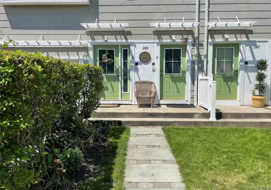 245 Beach Breeze Lane, New York, NY, 3 Bedrooms Bedrooms, 6 Rooms Rooms,2 BathroomsBathrooms,Residential Lease,For Rent,Beach Breeze,0,1041539 245 Beach Breeze Lane, New York, NY, 3 Bedrooms Bedrooms, 6 Rooms Rooms,2 BathroomsBathrooms,Residential Lease,For Rent,Beach Breeze,0,1041539