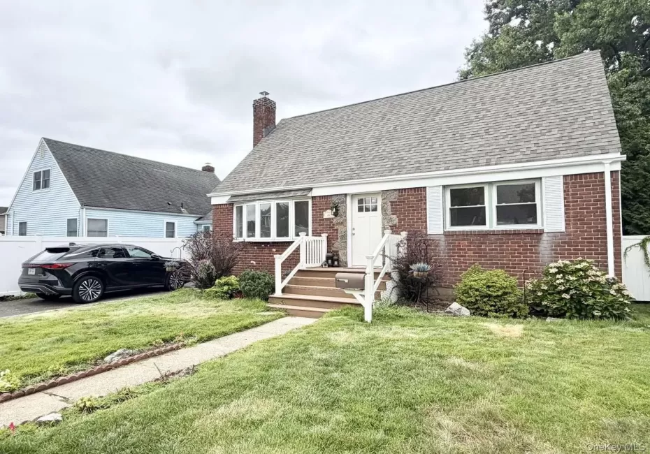 20 Iris Avenue, Hempstead, NY, 4 Bedrooms Bedrooms, 10 Rooms Rooms,2 BathroomsBathrooms,Residential,For Rent,Iris,0,1041616 20 Iris Avenue, Hempstead, NY, 4 Bedrooms Bedrooms, 10 Rooms Rooms,2 BathroomsBathrooms,Residential,For Rent,Iris,0,1041616