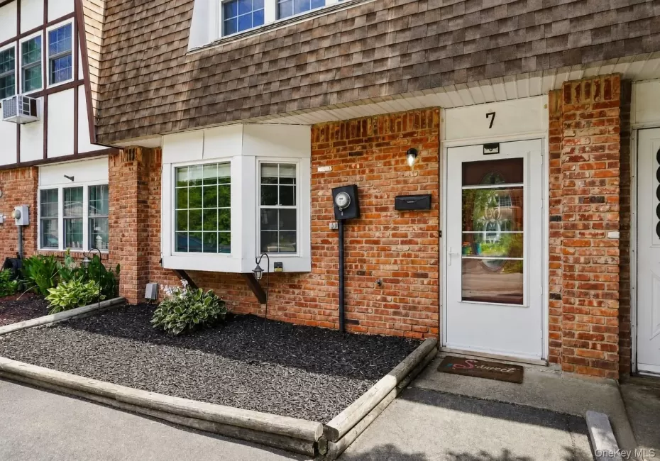 7 Roundtree Court, Beacon, NY, 3 Bedrooms Bedrooms, 6 Rooms Rooms,1 BathroomBathrooms,Residential,For Rent,Roundtree,0,1041452 7 Roundtree Court, Beacon, NY, 3 Bedrooms Bedrooms, 6 Rooms Rooms,1 BathroomBathrooms,Residential,For Rent,Roundtree,0,1041452