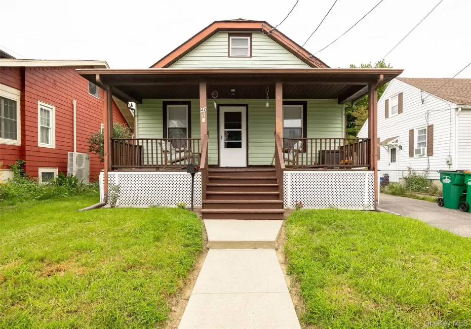 42 Oak Street, Beacon, NY, 2 Bedrooms Bedrooms, 6 Rooms Rooms,1 BathroomBathrooms,Residential,For Rent,Oak,0,1041236 42 Oak Street, Beacon, NY, 2 Bedrooms Bedrooms, 6 Rooms Rooms,1 BathroomBathrooms,Residential,For Rent,Oak,0,1041236