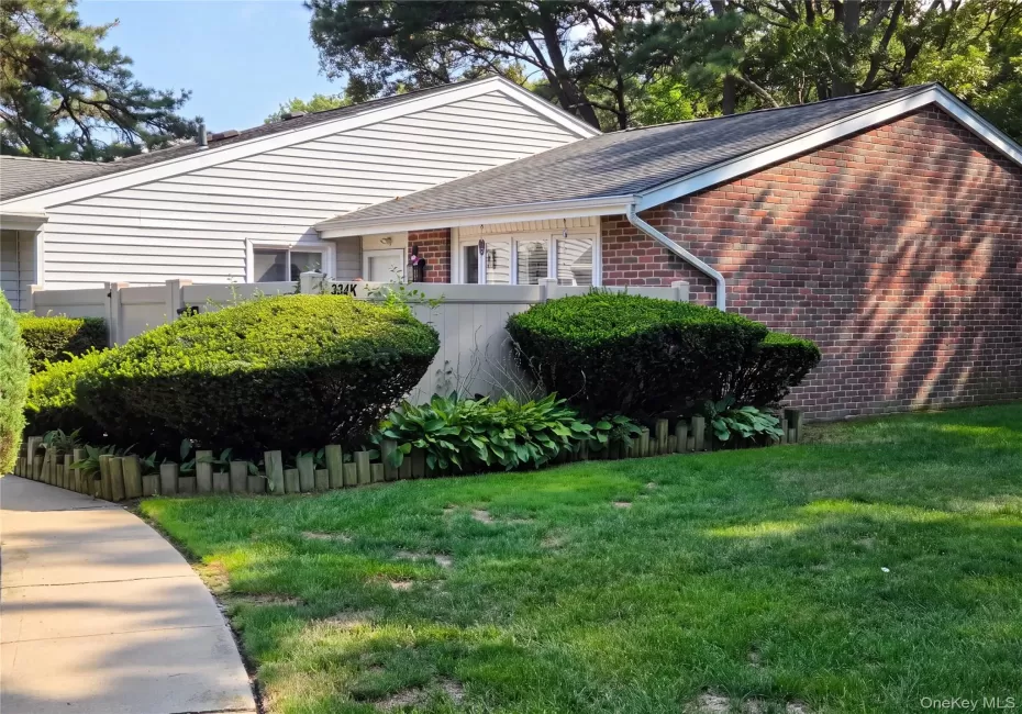 234 Springmeadow Drive, Islip, NY, 2 Bedrooms Bedrooms, 5 Rooms Rooms,1 BathroomBathrooms,Residential,For Rent,Springmeadow,0,1041004 234 Springmeadow Drive, Islip, NY, 2 Bedrooms Bedrooms, 5 Rooms Rooms,1 BathroomBathrooms,Residential,For Rent,Springmeadow,0,1041004