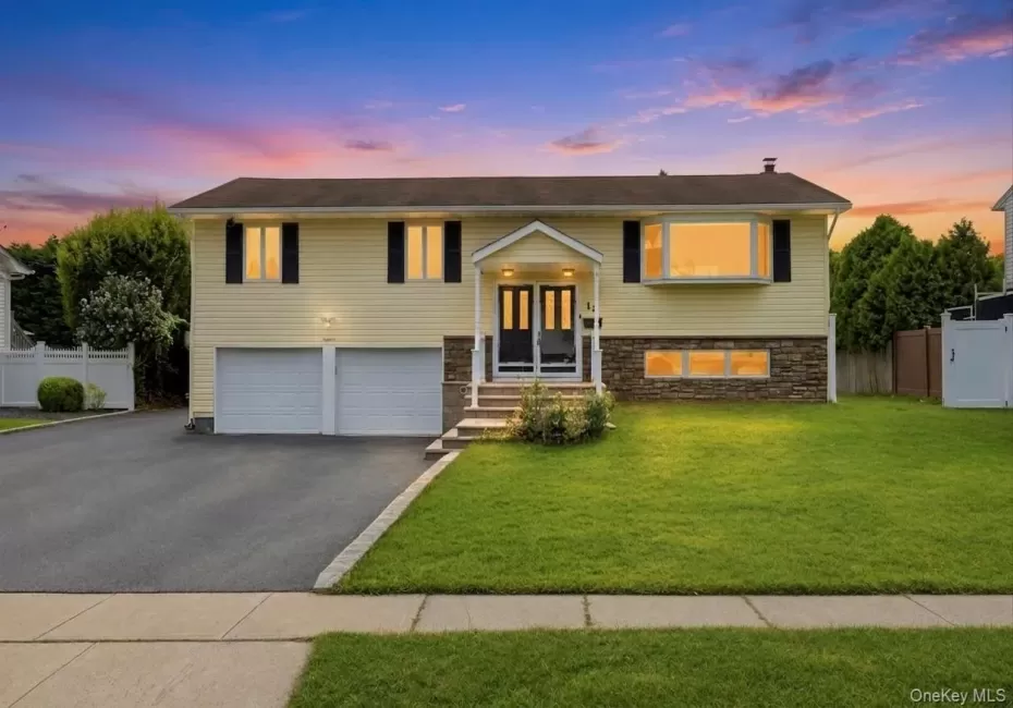 18 Dexter Lane, Smithtown, NY, 4 Bedrooms Bedrooms, 6 Rooms Rooms,2 BathroomsBathrooms,Residential,For Rent,Dexter,0,1041146 18 Dexter Lane, Smithtown, NY, 4 Bedrooms Bedrooms, 6 Rooms Rooms,2 BathroomsBathrooms,Residential,For Rent,Dexter,0,1041146