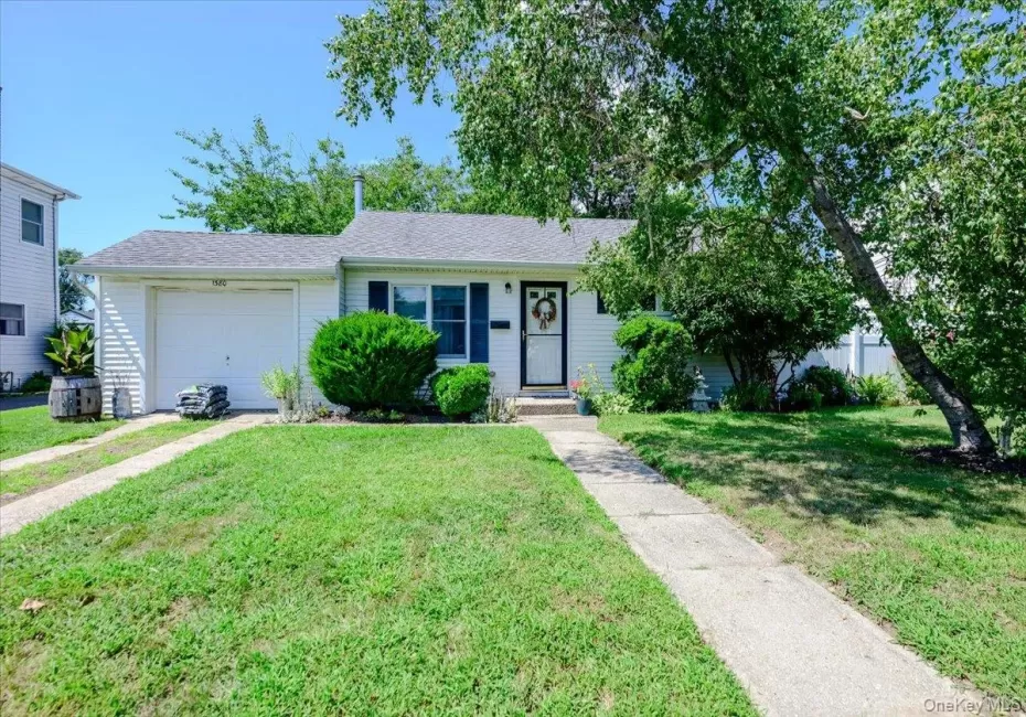 1380 Brooklyn Boulevard, Islip, NY, 2 Bedrooms Bedrooms, 4 Rooms Rooms,1 BathroomBathrooms,Residential,For Rent,Brooklyn,0,1014961 1380 Brooklyn Boulevard, Islip, NY, 2 Bedrooms Bedrooms, 4 Rooms Rooms,1 BathroomBathrooms,Residential,For Rent,Brooklyn,0,1014961