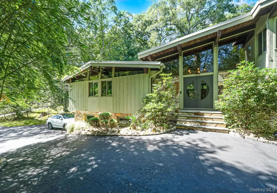 135 Oakside Drive, Smithtown, NY, 4 Bedrooms Bedrooms, 10 Rooms Rooms,3 BathroomsBathrooms,Residential,For Rent,Oakside,0,1041795 135 Oakside Drive, Smithtown, NY, 4 Bedrooms Bedrooms, 10 Rooms Rooms,3 BathroomsBathrooms,Residential,For Rent,Oakside,0,1041795