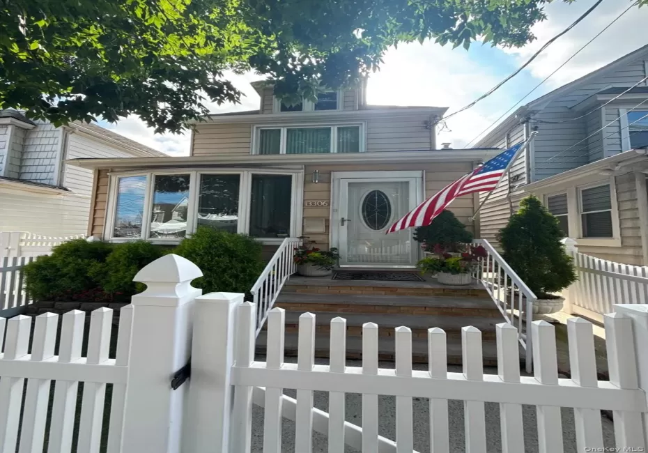 13306 96th Street, New York, NY, 3 Bedrooms Bedrooms, 6 Rooms Rooms,1 BathroomBathrooms,Residential,For Rent,96th,0,1041615 13306 96th Street, New York, NY, 3 Bedrooms Bedrooms, 6 Rooms Rooms,1 BathroomBathrooms,Residential,For Rent,96th,0,1041615