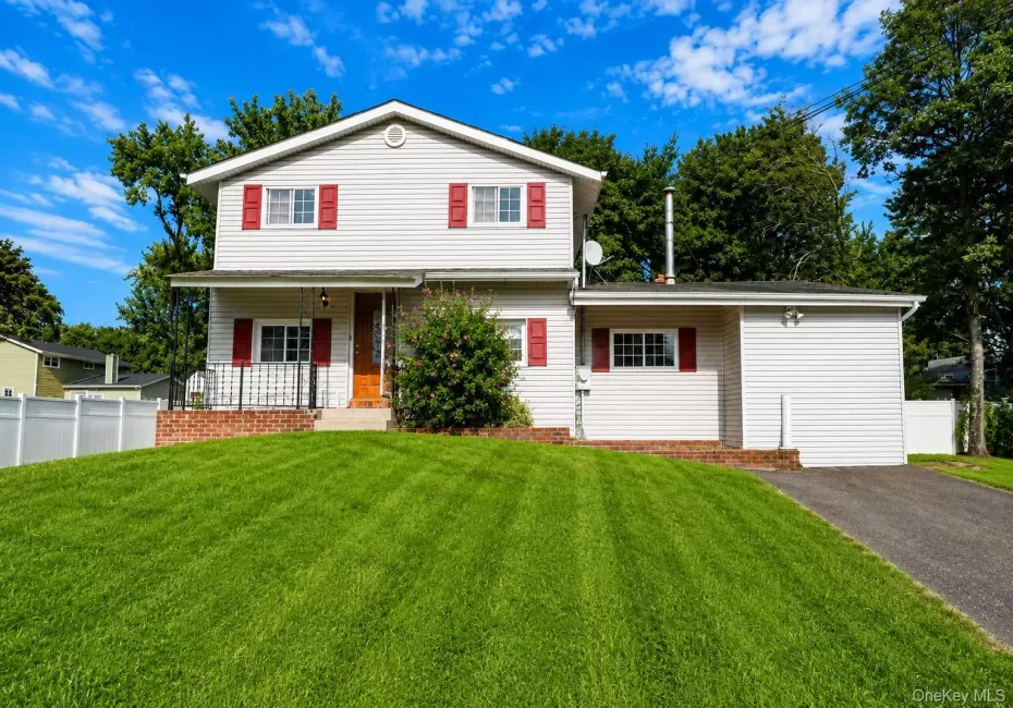 19 Balin Ave, Brookhaven, NY, 5 Bedrooms Bedrooms, 10 Rooms Rooms,2 BathroomsBathrooms,Residential Lease,For Rent,Balin Ave,0,1041802 19 Balin Ave, Brookhaven, NY, 5 Bedrooms Bedrooms, 10 Rooms Rooms,2 BathroomsBathrooms,Residential Lease,For Rent,Balin Ave,0,1041802