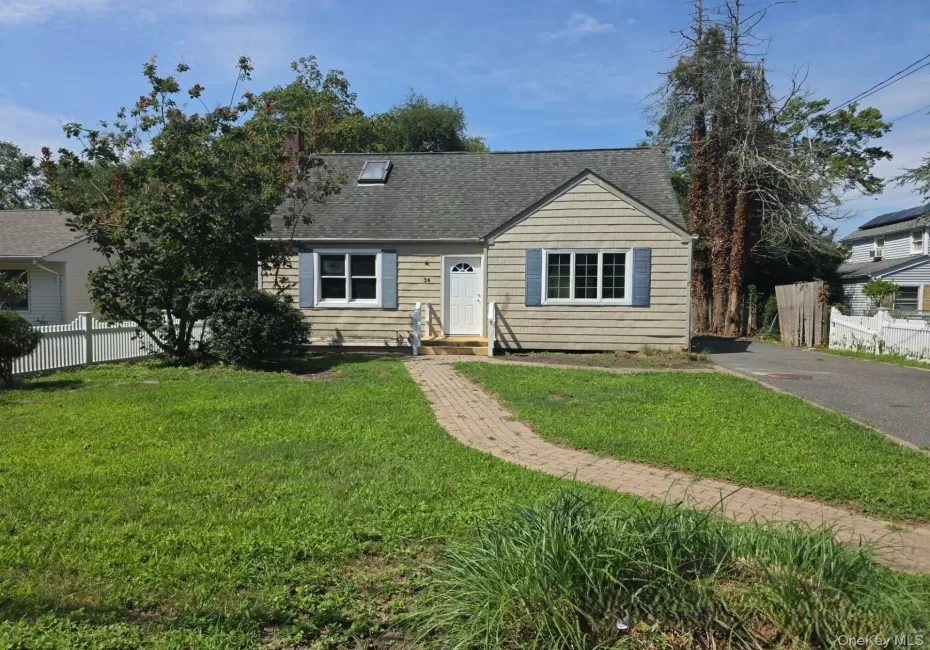 34 Thorburn Avenue, Brookhaven, NY, 5 Bedrooms Bedrooms, 9 Rooms Rooms,2 BathroomsBathrooms,Residential,For Rent,Thorburn,0,1028196 34 Thorburn Avenue, Brookhaven, NY, 5 Bedrooms Bedrooms, 9 Rooms Rooms,2 BathroomsBathrooms,Residential,For Rent,Thorburn,0,1028196
