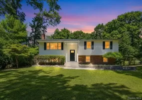 42 Noahs Path, Brookhaven, NY, 5 Bedrooms Bedrooms, 8 Rooms Rooms,3 BathroomsBathrooms,Residential,For Rent,Noahs,0,1041752 42 Noahs Path, Brookhaven, NY, 5 Bedrooms Bedrooms, 8 Rooms Rooms,3 BathroomsBathrooms,Residential,For Rent,Noahs,0,1041752