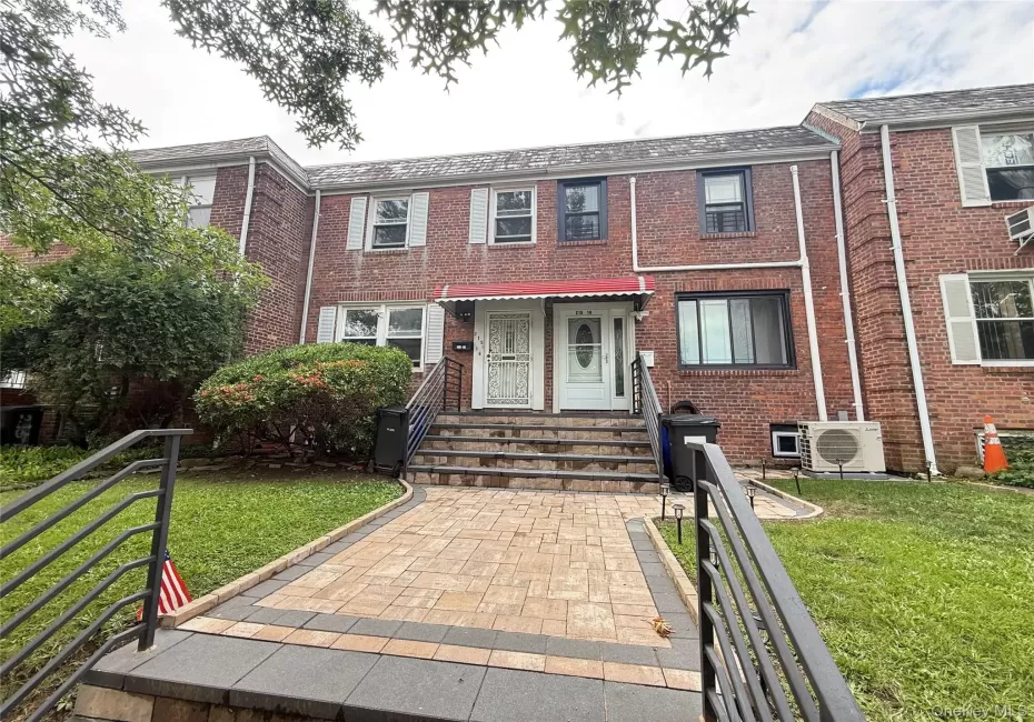 21516 46th Avenue, New York, NY, 3 Bedrooms Bedrooms, 6 Rooms Rooms,2 BathroomsBathrooms,Residential,For Rent,46th,0,1041793 21516 46th Avenue, New York, NY, 3 Bedrooms Bedrooms, 6 Rooms Rooms,2 BathroomsBathrooms,Residential,For Rent,46th,0,1041793