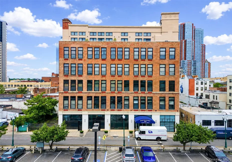 Welcome the the Davenport Lofts on Main Street. Welcome the the Davenport Lofts on Main Street.