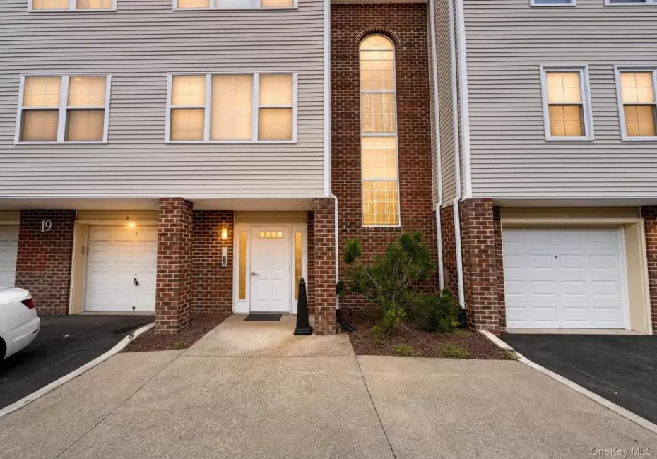 32 Deer Ct Drive, Middletown, NY, 3 Bedrooms Bedrooms, 5 Rooms Rooms,2 BathroomsBathrooms,Residential Lease,For Rent,Deer Ct,0,1039603 32 Deer Ct Drive, Middletown, NY, 3 Bedrooms Bedrooms, 5 Rooms Rooms,2 BathroomsBathrooms,Residential Lease,For Rent,Deer Ct,0,1039603