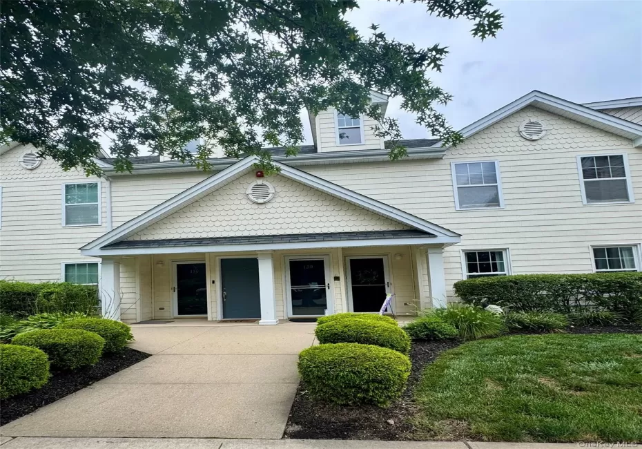 139 Brattle Circle, Huntington, NY, 2 Bedrooms Bedrooms, 7 Rooms Rooms,2 BathroomsBathrooms,Residential Lease,For Rent,Brattle,0,1037349 139 Brattle Circle, Huntington, NY, 2 Bedrooms Bedrooms, 7 Rooms Rooms,2 BathroomsBathrooms,Residential Lease,For Rent,Brattle,0,1037349