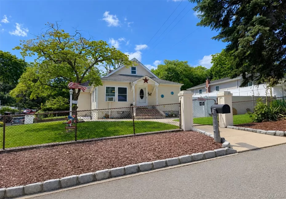 170 Woodycrest Drive, Brookhaven, NY, 3 Bedrooms Bedrooms, 7 Rooms Rooms,2 BathroomsBathrooms,Residential,For Rent,Woodycrest,0,1041843 170 Woodycrest Drive, Brookhaven, NY, 3 Bedrooms Bedrooms, 7 Rooms Rooms,2 BathroomsBathrooms,Residential,For Rent,Woodycrest,0,1041843