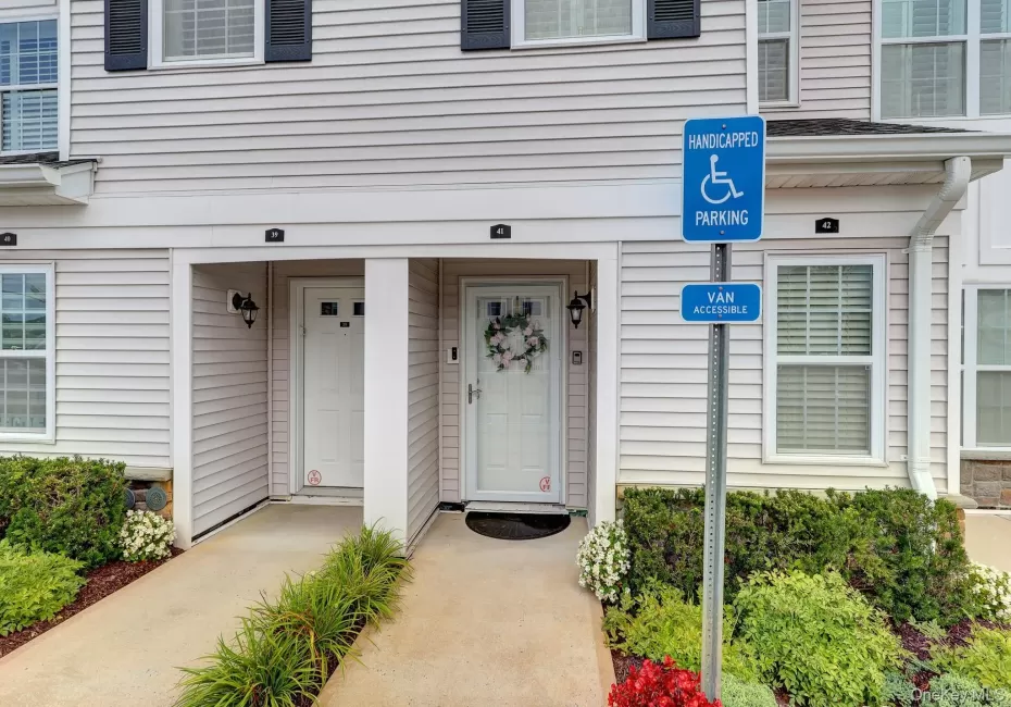 41 Spring Drive, Hempstead, NY, 2 Bedrooms Bedrooms, 6 Rooms Rooms,2 BathroomsBathrooms,Residential,For Rent,Spring,0,1040819 41 Spring Drive, Hempstead, NY, 2 Bedrooms Bedrooms, 6 Rooms Rooms,2 BathroomsBathrooms,Residential,For Rent,Spring,0,1040819